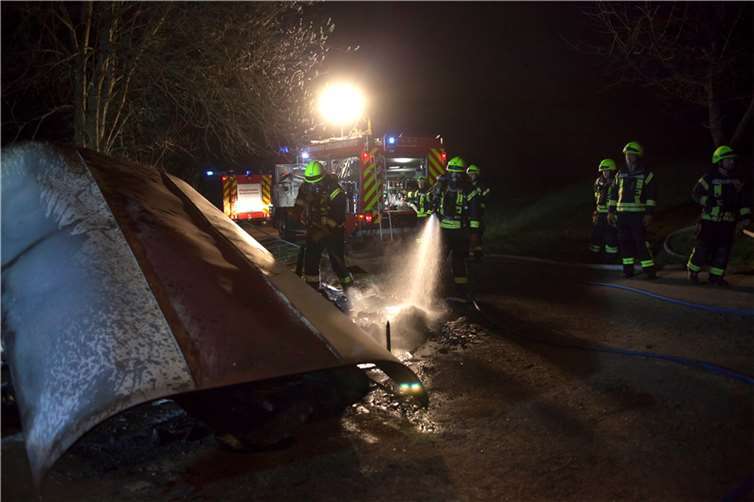 Hühnerstall geht in Flammen auf Die Brandursache muss noch ermittelt werden.