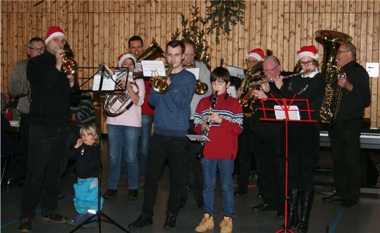 Die Brassband „Fidele Lähmdeuwele“ besuchte auch die Waldorfer Senioren.WER