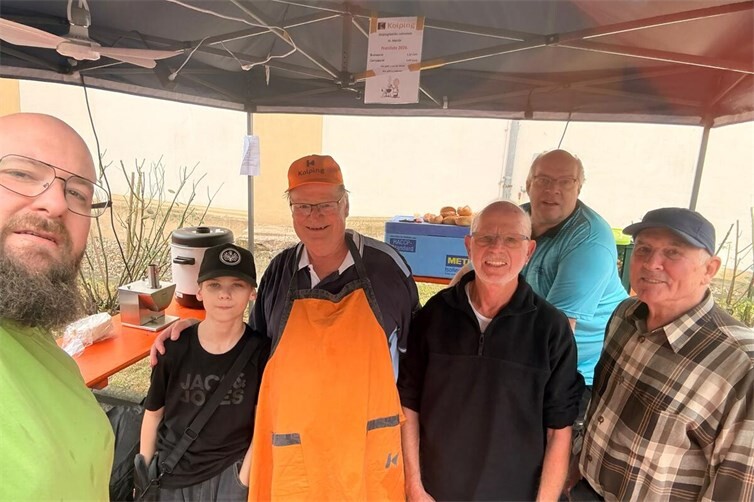 Die Bratwurst-Braterei hatte viel zu tun.