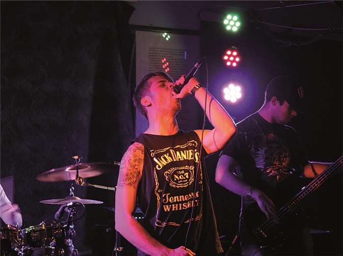 Die Breisiger Band Castus Radauus sorgte bei „Moshpit on Fire“ für einen gelungenen Auftakt. NHE