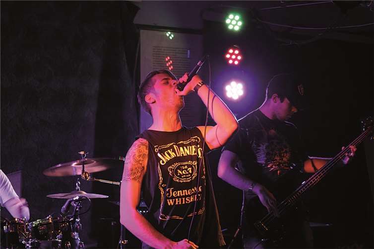 Die Breisiger Band Castus Radauus sorgte bei „Moshpit on Fire“ für einen gelungenen Auftakt. NHE