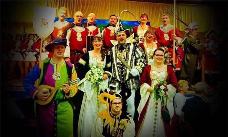 Die Brohler Narrenzunft 1904 e.V. freut sich auf ihre Kostümsitzung. Privat