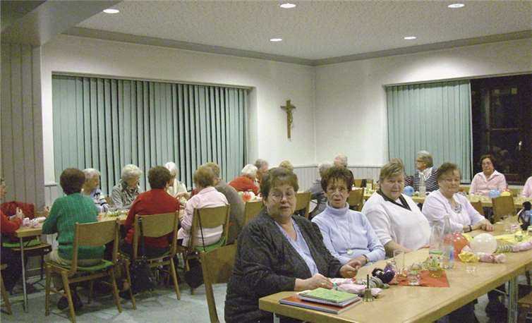 Die Brohler kfd-Frauen trafen sich zum traditionellen Heringsessen.privat