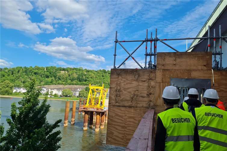Die Brücke, unter der sie als Kanuten regelmäßig durchfahren, wird derzeit neu gebaut. Fotos: privat