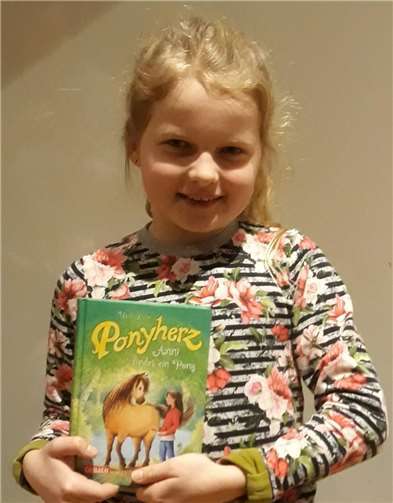 Die Buchpaten durften für ein Erinnerungsfoto posieren.Foto: privat