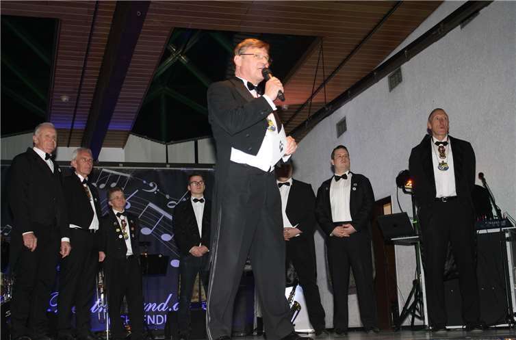 Die Bühnenaktiven der Rentnerband um ihren Moderator Marcus Bolzhauser, präsentierten erneut ein tolles Narrenspektakel.