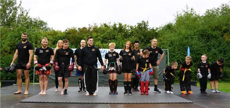 Die Bühnenshow von Outcast Fighting e.V. beim Meckenheimer Stadtsportfest. Fotos: privat