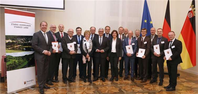 Die Bürgermeister der beteiligten Kommunen trafen sich zum Start in die zweite Runde der kommunalen Zusammenarbeit.Staatskanzlei RLP