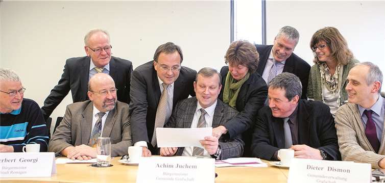 Die Bürgermeister und leitenden Mitarbeiter der sieben beteiligten Kommunen sind optimistisch, mit dem eingeschlagenen Weg die richtige Wahl getroffen zu haben.VJ