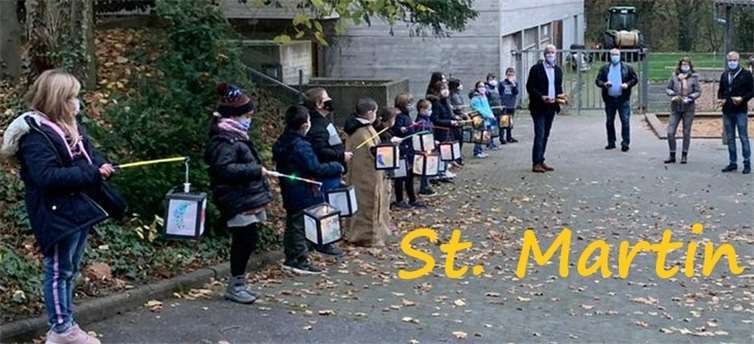 Die Bürgermeister von Niederzissen und Burgbrohl überreichten den Kindern ihre Martinswecken.