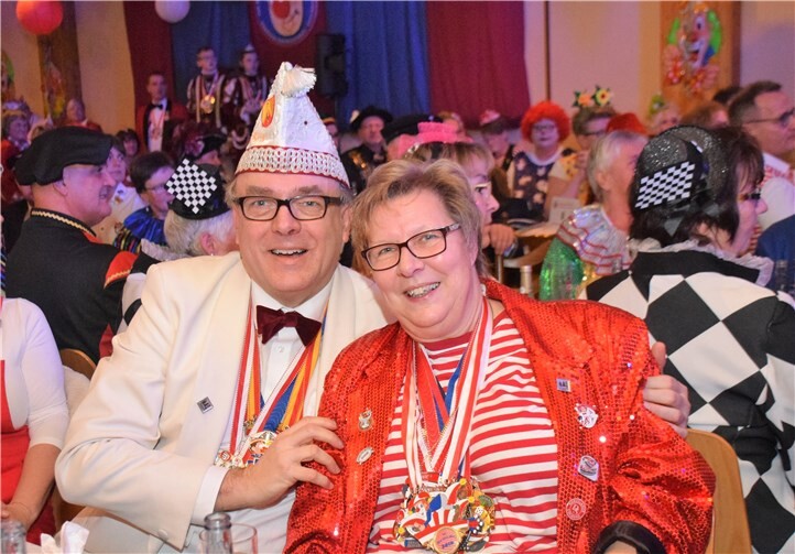 Die Bürgermeisterin Petra Kalkbrenner und ihr Mann Mario Metzger hatten auf der Sitzung viel Spaß.