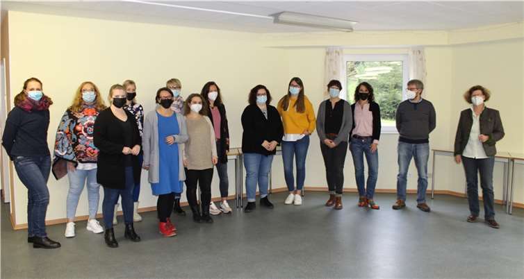 Die Bürogemeinschaft Urmitz, eine der fünf Bürogemeinschaften der Katholische Kita gGmbH Koblenz durfte kürzlich elf Sozialarbeiterinnen als neue Mitarbeiterinnen begrüßen.Foto: privat