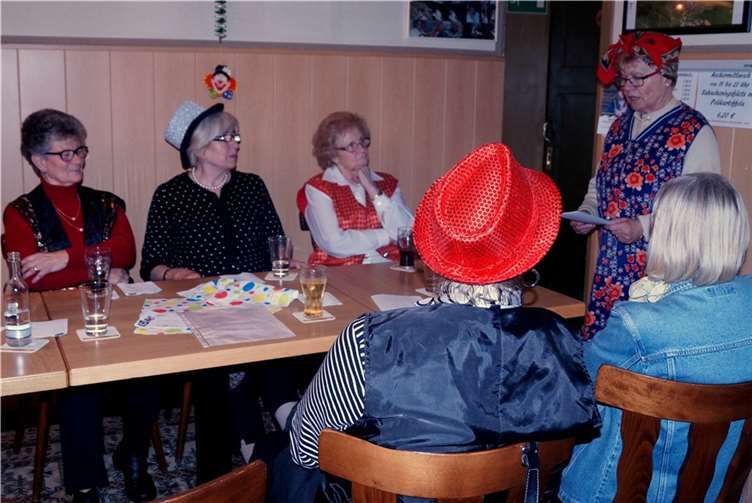 Die Büttenasse der Dahr zogen alle Register und erheiterten die Zuschauerinnen. privat