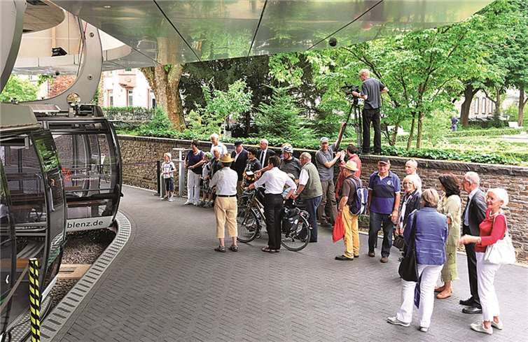 Die Buga-Freunde halfen mit zu demonstrieren, wie ein Seilbahnbetrieb im großstädtischen Raum aussehen kann. privat