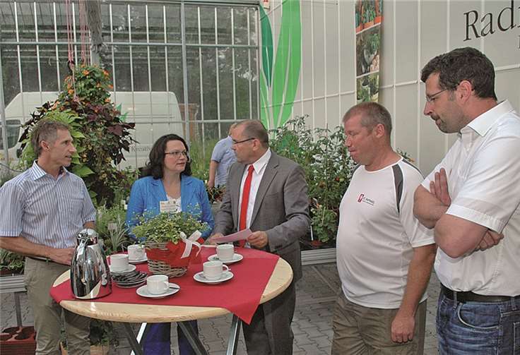 Die Bundesarbeitsministerin im Gespräch mit den Caritas-Verantwortlichen. BL