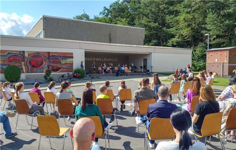 Die Bunten Töne begleiteten den Abschlussgottesdienst der 4. Klasse der Grundschule in Hillscheid. Musikalisch wünschten sie den Kindern viel Glück und Spass für den Start in der neuen Schule.Foto: privat