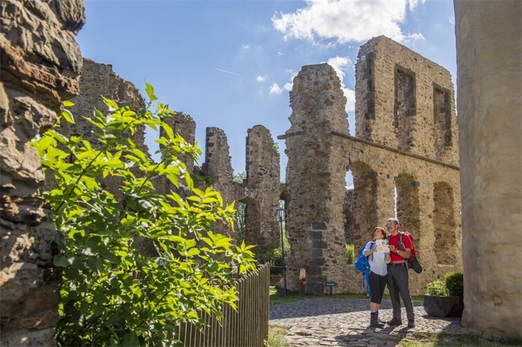 Die Burg Olbrück bei einer Führung entdecken