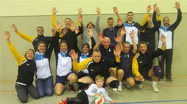 Die Burgbrohler Volleyball Senioren nach einer schwierigen Saison.Privat