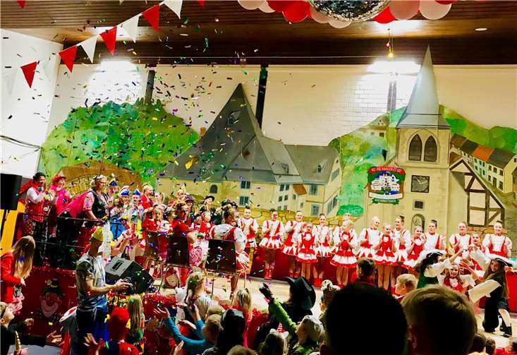 Die Burggarde zeigte einen Überraschungsauftritt für die Betreuer.