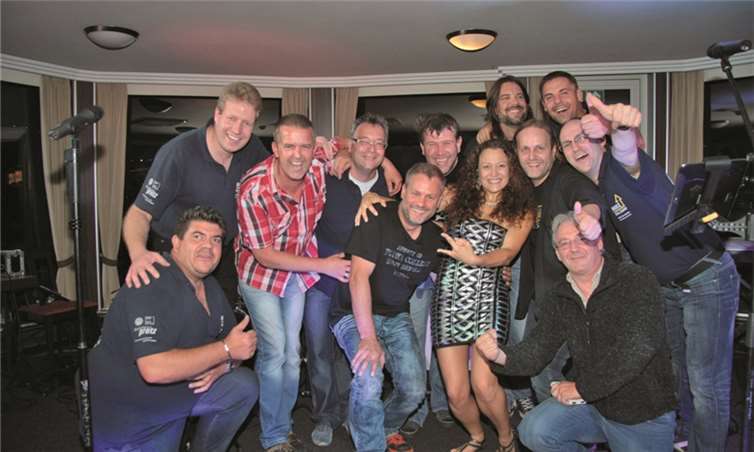 Die Burschen hatten gut lachen - Melibokus heizte den Gästen mächtig ein.  PSM