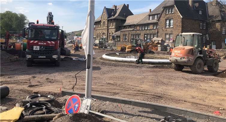 Die Bushaltestelle am Bahnhof Bad Neuenahr kann in dieser Zeit nicht angefahren werden. Derzeit ist eine Ersatzhaltestelle am Parkplatz City-Ost (Moses) eingerichtet. Foto: privat