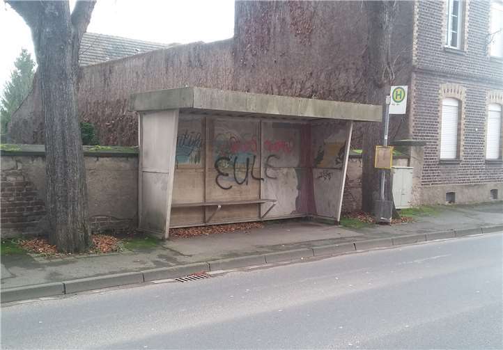 Die Buswartehalle vor der Sanierung. Fotos: Ortsgemeinde Kripp