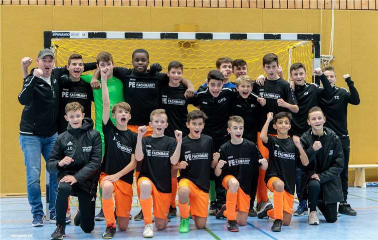 Die C-Junioren der JSG Remagen sicherten sich in Sinzig den Titel.Foto: Tobias Jenatschek