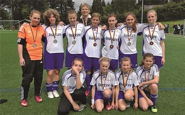 Die C-Juniorinnen des SV Rengsdorf nach der Siegerehrung. Privat