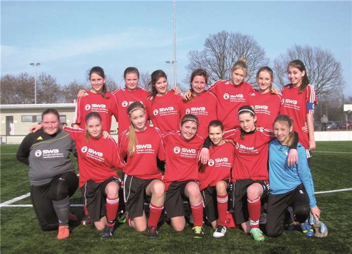 Die C-Juniorinnen des SV Rot-Weiß Merl haben gezeigt, dass sie ein starkes Team sind.  Privat