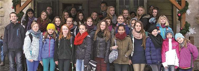 Die C- und D-Juiorinnen vom FV Rheingold im weihnachtlichen Phantasialand.privat