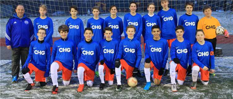 Die C1-Jugend des SV Niederbachem in ihren neuen Trikots.Privat