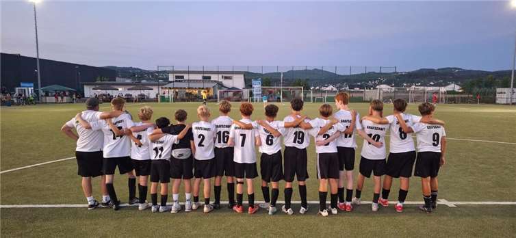 Die C1 beim ersten Bezirksligaspiel. Foto: GSG