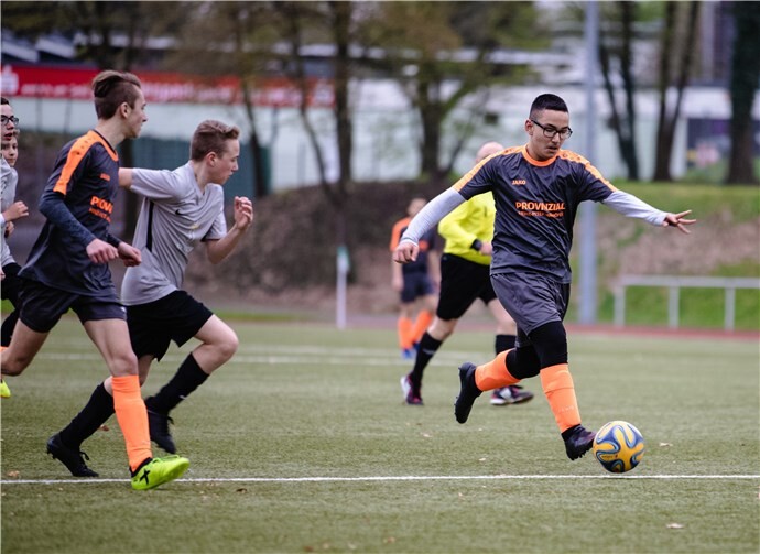 Die C2 hat in den beiden letzten Spielen zwar jeweils knapp verloren, dabei aber den besseren Fußball gezeigt. Foto: Tobias Jenatschek