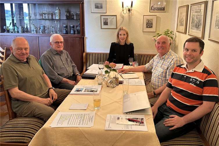 Die CDU-Bundestagsabgeordnete Ellen Demuth hat sich in Leutesdorf mit Vertretern von Bahnlärminitiativen aus dem Mittelrheintal getroffen.Foto: Ellen Demuth