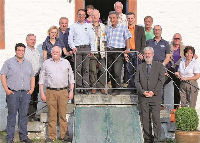 Die CDU-Fraktion Meckenheim besichtigte die Ausstellung im Herrenhaus Altendorf und machte sich ein Bild von der Geschichte ihres Orts. Privat