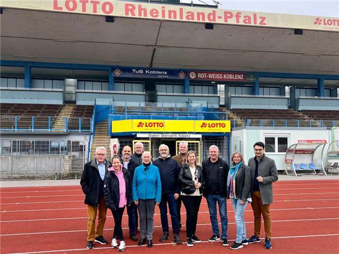 Die CDU-Fraktion erkannte vor Ort das Potenzial einer Sanierung des Stadions Oberwerth.  Foto: privat