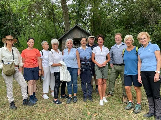 Die CDU-Frauen-Union wanderte um den Feldturm in Sinzig. Foto: I. Meumerzheim