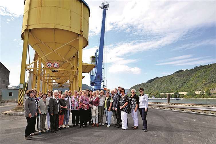 Die CDU Frauen aus dem Kreis mit ihrer Vorsitzenden Hedi Thelen (Mitte), dem Geschäftsführer der Stadtwerke Andernach Lars Hörnig (rechts) und Betriebsleiter Thomas Kimma (hinten). CDU Frauenunion Mayen-Koblenz