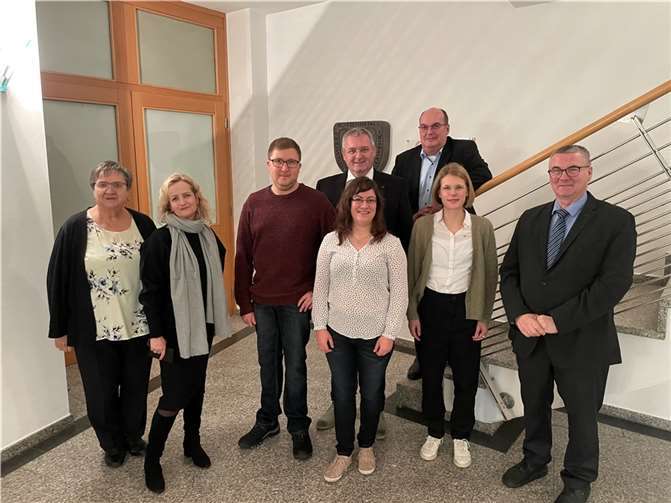 Die CDU Kottenheim im Austausch mit den First Respondern Tobias und Verena Wagner (3. und 4. Person v. li.). Foto: privat