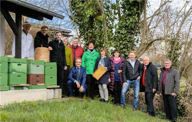 Die CDU-Kreistagskandidaten waren zu Gast beim Imker. Foto: privat