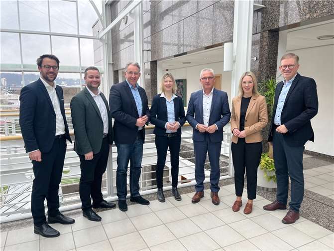 Die CDU-Landtagsabgeordneten Jenny Groß, Matthias Lammert, Ellen Demuth und Torsten Welling besuchten die EVM.  Foto: privat