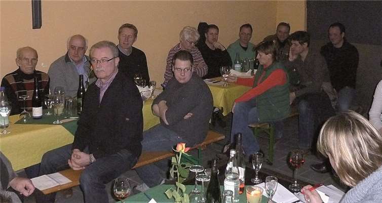 Die CDU Lehmen und Moselsürsch nominierte auf der gut besuchten Mitgliederversammlung unter anderem die Kandidaten für die Kommunalwahl im Mai.privat