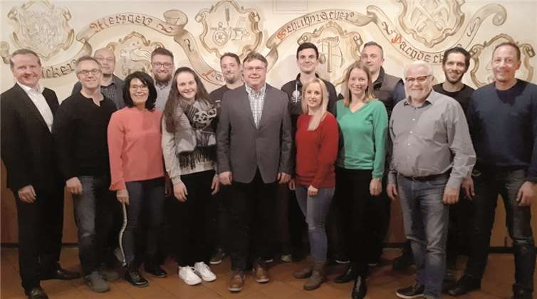 Die CDU-Listenbewerber (v.l.): Jörg Meurer, Markus Paddags, Manfred Thelen, Sabine Meurer, Daniel Welsch, Victoria Meurer, Uli Kaster, Detlef Reil, Lukas Ditandy, Sabrina Kochmann, Sonja Christ-Brendemühl, Eric Caratiola, René Henric, Thomas Mallmann, Dirk Meurer. Quelle: CDU Oberfell