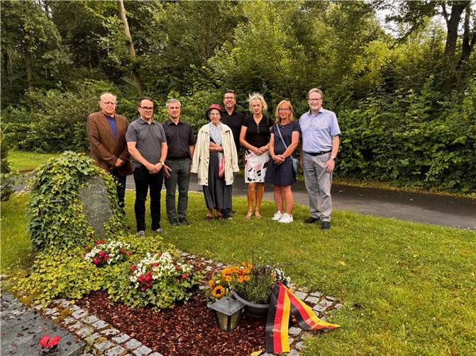 Die CDU Meckenheim gedachte auf dem Waldfriedhof verstorbener Wegbegleiterinnen und Wegbegleiter. Foto: privat