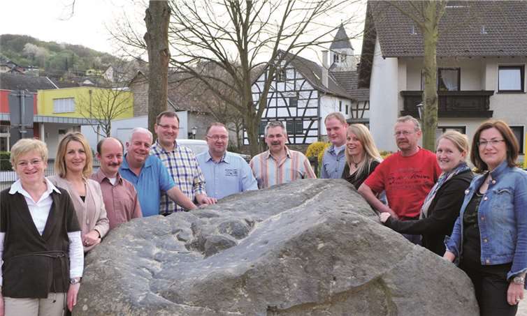 Die CDU Mitglieder Gönnersdorf am Spielplatz Stein. privat