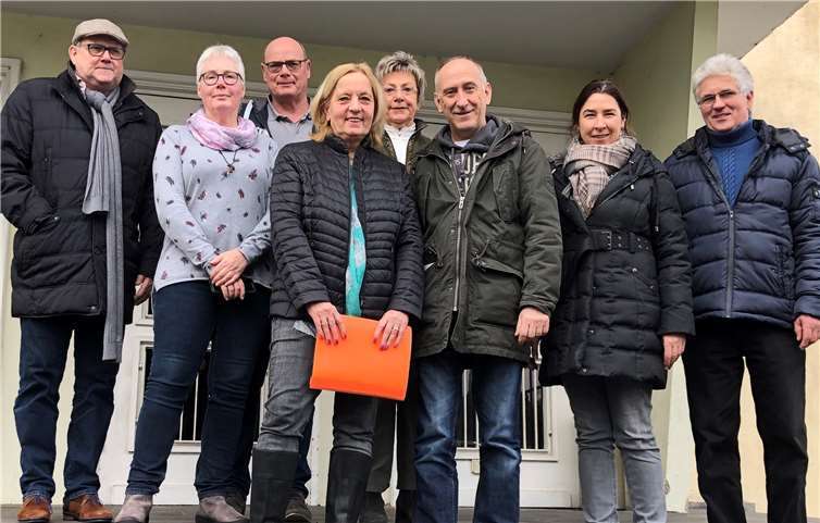 Die CDU-Mitglieder vor den Räumlichkeiten der Andernacher Tafel. Foto: privat