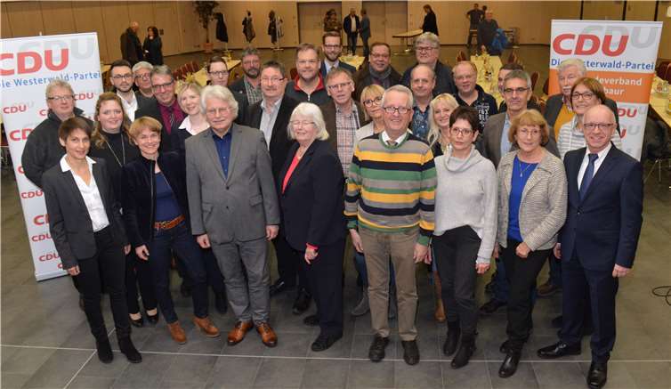 Die CDU Montabaur hat sich aufgestellt für die Kommunalwahlen im Mai: Frauen und Männer, Politikneulinge und „alte Hasen“ freuen sich darauf, aktiv die Zukunft der Verbandsgemeinde Montabaur mitzubestimmen.privat
