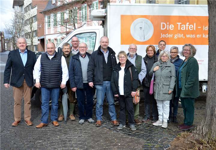 Die CDU-Stadtratskandidaten zeigten sich beeindruckt von der vielfältigen Unterstützung, die die Bendorfer Tafel für bedürftige Mitbürger leistet. Foto: CDU Bendorf