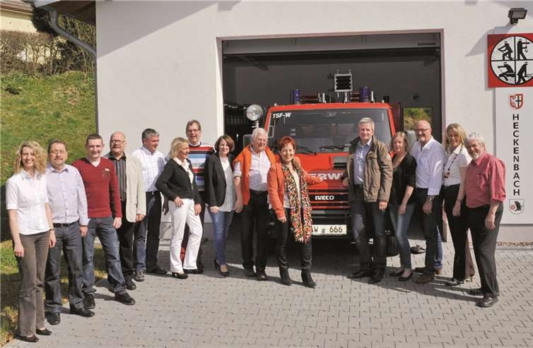 Die CDU Verbandsgemeinderatskandidaten informierten sich bei der Feuerwehr in Heckenbach über notwendige Investitionen im Feuerwehrbereich.privat