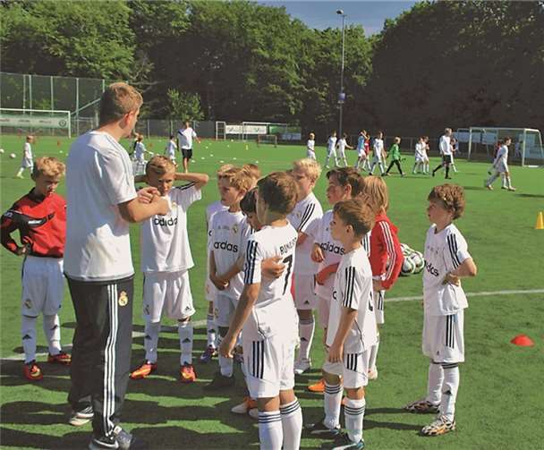 Die Campteilnehmer waren alle mit Trikots von Real Madrid ausgestattet. privat